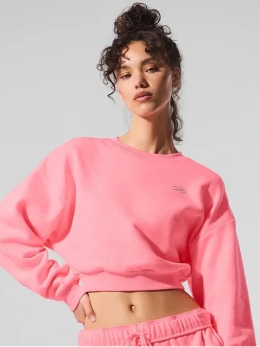 NWOT ALO Cropped Crewneck Sweatshirt in Bubblegum Pink M